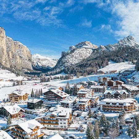 Hotel Dorfer Alpine&Charming Сельва-ді-Валь-Гардена Екстер'єр фото