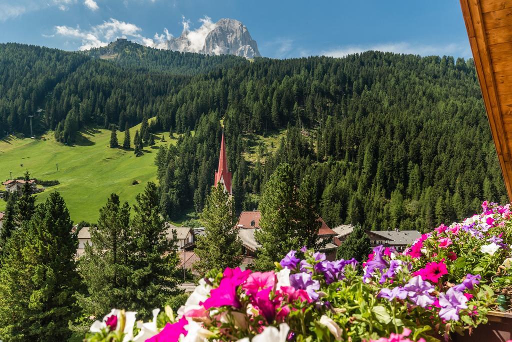 Hotel Dorfer Alpine&Charming Сельва-ді-Валь-Гардена Номер фото